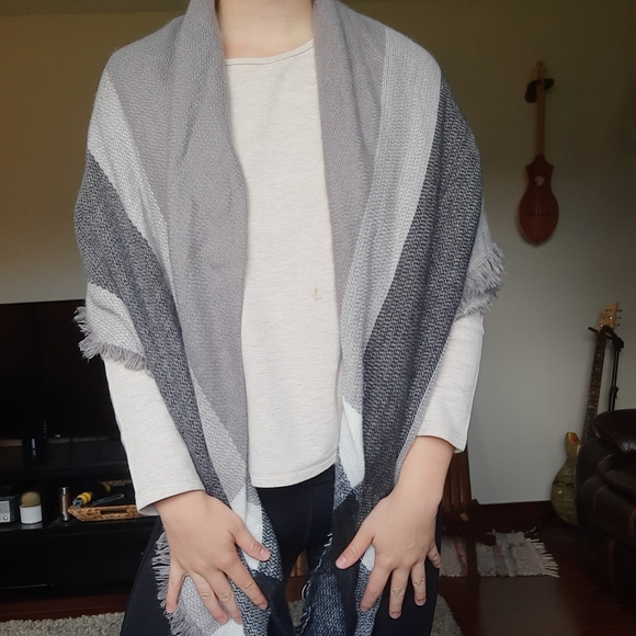 2 🍂 garage scarves. Large, warm, stylish. - Picture 9 of 10